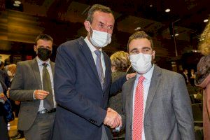 Carlos González: “La noche de la economía sirve para hacer visible el gran potencial empresarial de una provincia emprendedora” - (foto 3) Carlos González: “La noche de la economía sirve para hacer visible el gran potencial empresarial de una provincia emprendedora” - (foto 3)