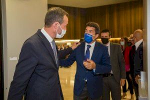 Carlos González: “La noche de la economía sirve para hacer visible el gran potencial empresarial de una provincia emprendedora” - (foto 4) Carlos González: “La noche de la economía sirve para hacer visible el gran potencial empresarial de una provincia emprendedora” - (foto 4)