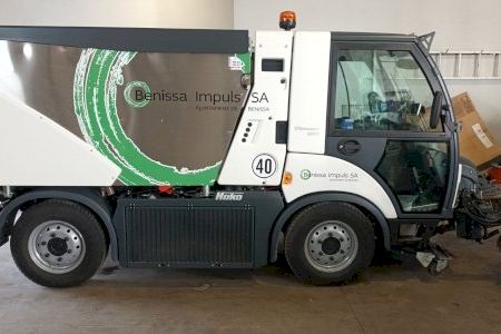 Nueva máquina ‘barredora’ y reposición de 30 papeleras en el área urbana