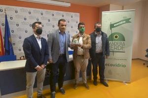 Peníscola rep el guardó Iglú Verd per superar el repte de recollida selectiva d'envasos de vidre durant la campanya Banderes Verdes Peníscola rep el guardó Iglú Verd per superar el repte de recollida selectiva d'envasos de vidre durant la campanya Banderes Verdes