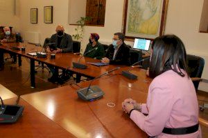 Los entes festeros se suman a la campaña municipal de recogida de donativos para los damnificados por el volcán de La Palma - (foto 3) Los entes festeros se suman a la campaña municipal de recogida de donativos para los damnificados por el volcán de La Palma - (foto 3)
