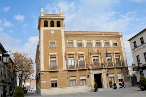 Elda registra un macrobrot d'origen educatiu amb una vintena de contagis