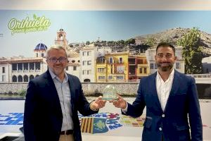 Orihuela recibe el galardón Iglú Verde por superar el reto de recogida selectiva de envases de vidrio durante la campaña Banderas Verdes