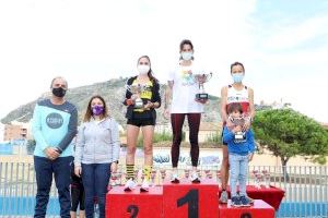 Lucía Alberola i Carlos Alcañiz regnen en la XXXVII Volta a Peu a Cullera