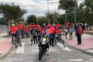 Cerca de 100 personas se unen a la marcha cicloturista por Pino-Holandeses y Boqueres Cerca de 100 personas se unen a la marcha cicloturista por Pino-Holandeses y Boqueres