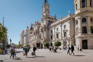 L’Ajuntament de València reforça el seu compromís amb les polítiques d’igualtat incorporant 8 nous agents i tècnics a la plantilla L’Ajuntament de València reforça el seu compromís amb les polítiques d’igualtat incorporant 8 nous agents i tècnics a la plantilla