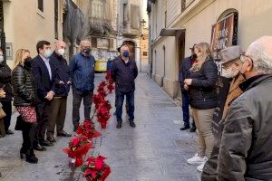 Comienzan las I Jornadas Camino del Santo Grial en Ciutat Vella (1+1=5) con un happening floral Comienzan las I Jornadas Camino del Santo Grial en Ciutat Vella (1+1=5) con un happening floral