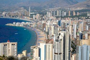 Benidorm registra un brot de coronavirus amb tretze contagiats per una reunió