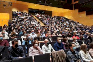 La UJI celebra los actos de graduación de más de 305 alumnos de la Facultad de Ciencias Humanas y Sociales del curso 2019-2020 La UJI celebra los actos de graduación de más de 305 alumnos de la Facultad de Ciencias Humanas y Sociales del curso 2019-2020