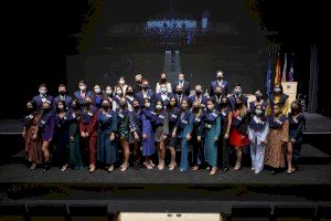 La UJI celebra los actos de graduación de más de 305 alumnos de la Facultad de Ciencias Humanas y Sociales del curso 2019-2020 - (foto 7) La UJI celebra los actos de graduación de más de 305 alumnos de la Facultad de Ciencias Humanas y Sociales del curso 2019-2020 - (foto 7)