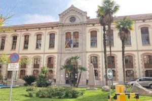Los sindicatos piden medidas para atajar la temporalidad de los contratos en el Hospital Provincial, que afectan al 42% del personal Los sindicatos piden medidas para atajar la temporalidad de los contratos en el Hospital Provincial, que afectan al 42% del personal