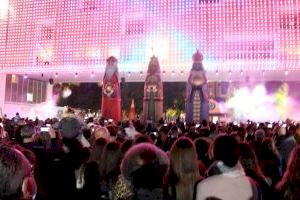 Benidorm inicia la Navidad con ‘Beninadal’ desde la Plaza de SS.MM. Los Reyes de España