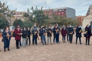 Orriols ha sido el escenario de un recorrido urbano que promueve el conocimiento de la diversidad cultural del barrio - (foto 3) Orriols ha sido el escenario de un recorrido urbano que promueve el conocimiento de la diversidad cultural del barrio - (foto 3)