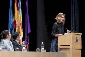 Prop de dos-cents alumnes participen en els actes de graduació dels àmbits de les humanitats i la comunicació de la Facultat de Ciències Humanes i Socials del curs 2020-2021 - (foto 8) Prop de dos-cents alumnes participen en els actes de graduació dels àmbits de les humanitats i la comunicació de la Facultat de Ciències Humanes i Socials del curs 2020-2021 - (foto 8)