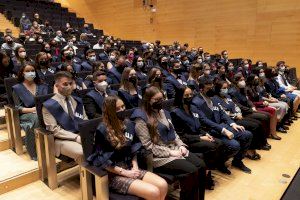 Prop de dos-cents alumnes participen en els actes de graduació dels àmbits de les humanitats i la comunicació de la Facultat de Ciències Humanes i Socials del curs 2020-2021 - (foto 11) Prop de dos-cents alumnes participen en els actes de graduació dels àmbits de les humanitats i la comunicació de la Facultat de Ciències Humanes i Socials del curs 2020-2021 - (foto 11)