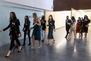 Prop de dos-cents alumnes participen en els actes de graduació dels àmbits de les humanitats i la comunicació de la Facultat de Ciències Humanes i Socials del curs 2020-2021 - (foto 12) Prop de dos-cents alumnes participen en els actes de graduació dels àmbits de les humanitats i la comunicació de la Facultat de Ciències Humanes i Socials del curs 2020-2021 - (foto 12)