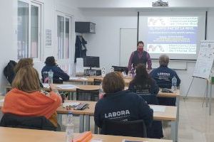 El Punto de Atención al Emprendedor de la Mancomunitat de l’Horta Sud tramita 45.000 euros en subvenciones al emprendimiento El Punto de Atención al Emprendedor de la Mancomunitat de l’Horta Sud tramita 45.000 euros en subvenciones al emprendimiento