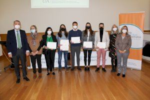 La Universidad de Alicante reconoce los mejores trabajos de final de grado y máster dedicados al compromiso social - (foto 4)