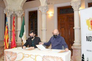 El Ayuntamiento de Novelda adquiere 12.000€ en tarjetas de la campaña comercial Regala Novelda - (foto 3) El Ayuntamiento de Novelda adquiere 12.000€ en tarjetas de la campaña comercial Regala Novelda - (foto 3)