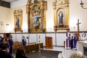 El Arzobispo administra el sacramento de la Confirmación a cuatro jóvenes universitarios que parten de Erasmus después de la Navidad - (foto 2)