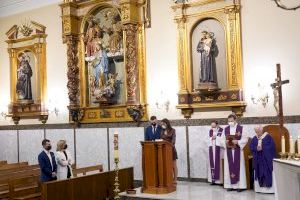 El Arzobispo administra el sacramento de la Confirmación a cuatro jóvenes universitarios que parten de Erasmus después de la Navidad - (foto 4)