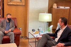 La Conselleria de Educación y el Ayuntamiento impulsan en Elche una feria de Formación Profesional para potenciar esta modalidad educativa La Conselleria de Educación y el Ayuntamiento impulsan en Elche una feria de Formación Profesional para potenciar esta modalidad educativa