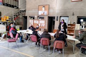 Castalla contracta a 16 persones desocupades per a treballs administratius, tècnics o de neteja