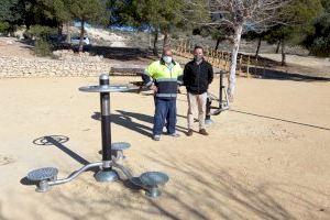 El Ayuntamiento de la Vila Joiosa instala máquinas biosaludables en el parque de la Tellerola El Ayuntamiento de la Vila Joiosa instala máquinas biosaludables en el parque de la Tellerola