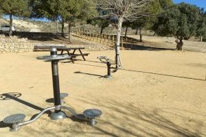 El Ayuntamiento de la Vila Joiosa instala máquinas biosaludables en el parque de la Tellerola - (foto 2) El Ayuntamiento de la Vila Joiosa instala máquinas biosaludables en el parque de la Tellerola - (foto 2)