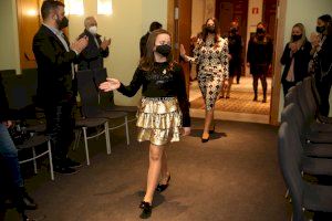 Las Reinas Falleras 2022 de Burriana desvelan los detalles de sus vestidos en la inauguración del 'manifest' - (foto 3)