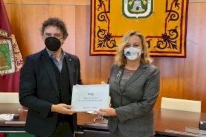 Colomer entrega el distintivo acreditativo de Municipio Turístico al Ayuntamiento de Calp