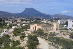 El Ayuntamiento de la Vila Joiosa restaurará la Villa Giacomina y la torre de la Malladeta para su uso público El Ayuntamiento de la Vila Joiosa restaurará la Villa Giacomina y la torre de la Malladeta para su uso público