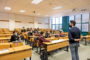 L’UJI organitza jornades formatives preparatòries per als possibles participants en la Lliga de Debat Universitària - (foto 3)