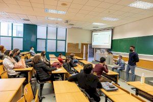 L’UJI organitza jornades formatives preparatòries per als possibles participants en la Lliga de Debat Universitària - (foto 4)