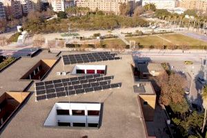 L'Institut Dr. Faust Barberà, primer centre educatiu d'Alaquàs en instal·lar plaques fotovoltaiques per a l'autoconsum solar - (foto 2)