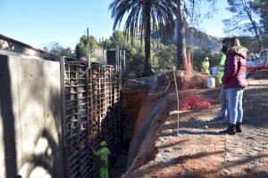 En marxa les obres de reposició del mur i l’adequació de l’entorn de la Casa de la Llum - (foto 2)