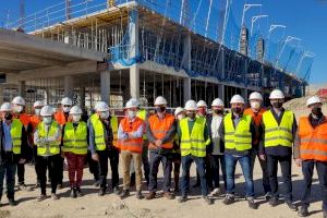 Vicent Marzà visita las obras del CEIP Gasparot y el CEIP Doctor Álvaro Esquerdo de la Vila Joiosa - (foto 2)