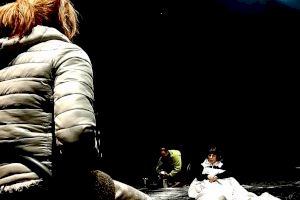 Salut mental i estigmes. La Sala Carme presenta Illa Devon d'Anna Albaladejo. Salut mental i estigmes. La Sala Carme presenta Illa Devon d'Anna Albaladejo.