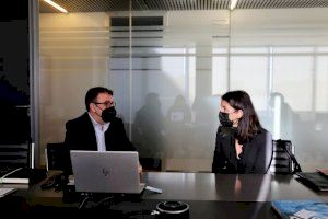 Cs pide más recursos para acabar con la precariedad laboral entre los investigadores que lideran la lucha contra el cáncer