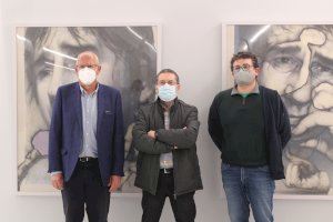 L’artista Joan Castejón dona a l’Ajuntament de Dénia el díptic ‘Cremant el blau’ dedicat a Ovidi Montllor - (foto 5)