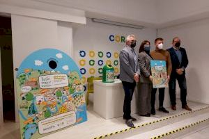 L’alcadessa de Canals, Mai Castells, recull el premi atorgat  al municipi per guanyar el “Repte Mapamundi”