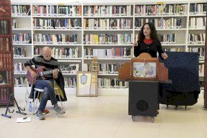 Comença la nova temporada de ‘Colla de Lletres’ a la Biblioteca Pública de Paiporta - (foto 3)