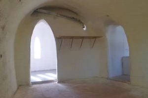 La mescla del brutalisme soviètic, les cases hobbit i l'art de Gaudí es ven a Alcalà de Xivert - (foto 3)