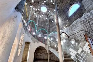 La mescla del brutalisme soviètic, les cases hobbit i l'art de Gaudí es ven a Alcalà de Xivert - (foto 7) La mescla del brutalisme soviètic, les cases hobbit i l'art de Gaudí es ven a Alcalà de Xivert - (foto 7)