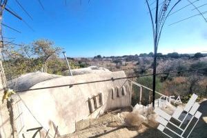 La mescla del brutalisme soviètic, les cases hobbit i l'art de Gaudí es ven a Alcalà de Xivert - (foto 8) La mescla del brutalisme soviètic, les cases hobbit i l'art de Gaudí es ven a Alcalà de Xivert - (foto 8)