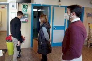 Oliva es "cardioprotegeix" amb 10 equips desfibril·ladors més, repartits per espais públis i educatius de la ciutat