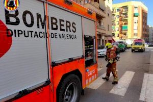 Ferides una dona i una xiqueta en l'incendi d'una vivenda a Catarroja - (foto 3)
