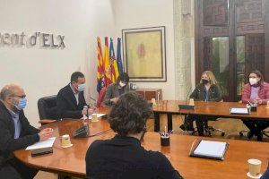 El Ayuntamiento de Elche amplía hasta diciembre de 2022 la exención de la tasa de mesas y sillas para la restauración y la hostelería El Ayuntamiento de Elche amplía hasta diciembre de 2022 la exención de la tasa de mesas y sillas para la restauración y la hostelería