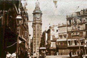 La Biblioteca Valenciana accepta la donació de plaques de vidre fotogràfiques de la família Castells Sales