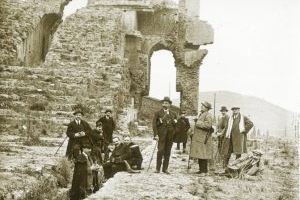 La Biblioteca Valenciana accepta la donació de plaques de vidre fotogràfiques de la família Castells Sales - (foto 2)
